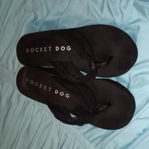 Rocket Dog sz 8 black wedge sandles